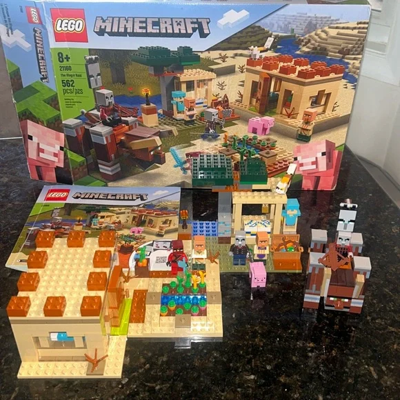 Retired Lego Minecraft Set 21160: The Illager Raid